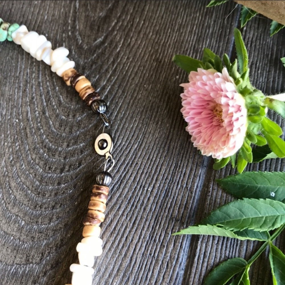 🌻Beautiful Handmade Sea Shell Necklace🌻 - Picture 8 of 8